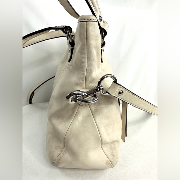 Coach Daisy Mia F23901 Cream Leather Medium Satchel Shoulder Bag Purse 2 Charms - Picture 8 of 15